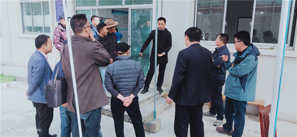 西南督查組在自治區(qū)、日喀則市、吉隆縣、吉隆鎮(zhèn)有關(guān)領(lǐng)導(dǎo)的陪同下對吉隆鎮(zhèn)污水處理廠檢查工作